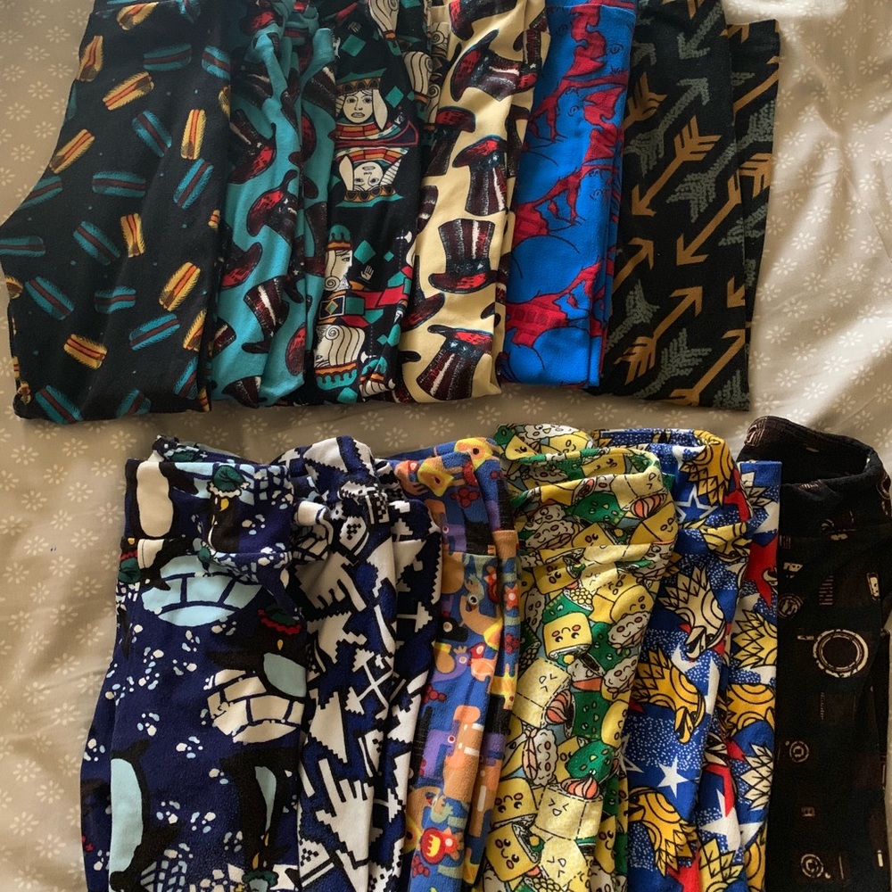 A lot of gently used Lularoe kids leggings.